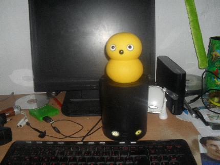 Das ist My Keepon in echt bei mir im Zimmer