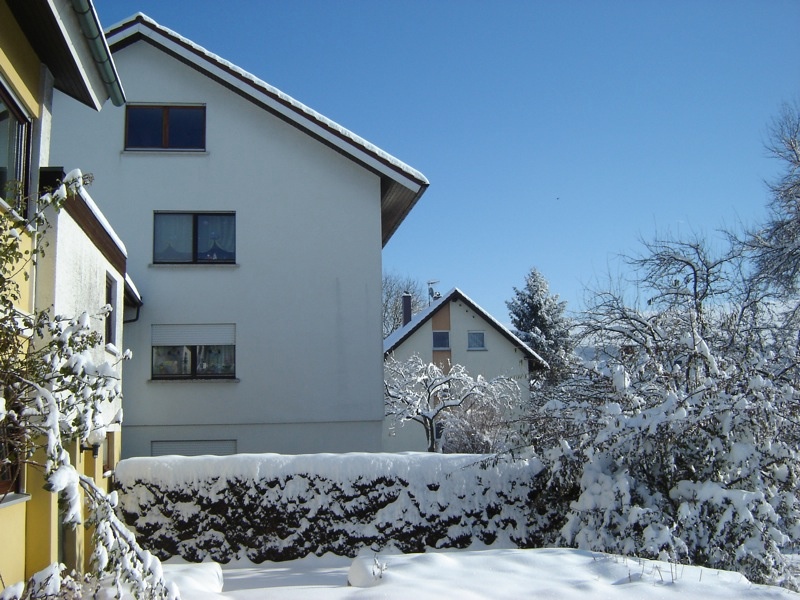 Nachbarhaus im Winter