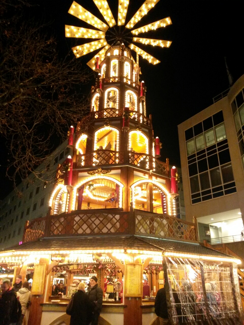 Weihnachts�pyramide